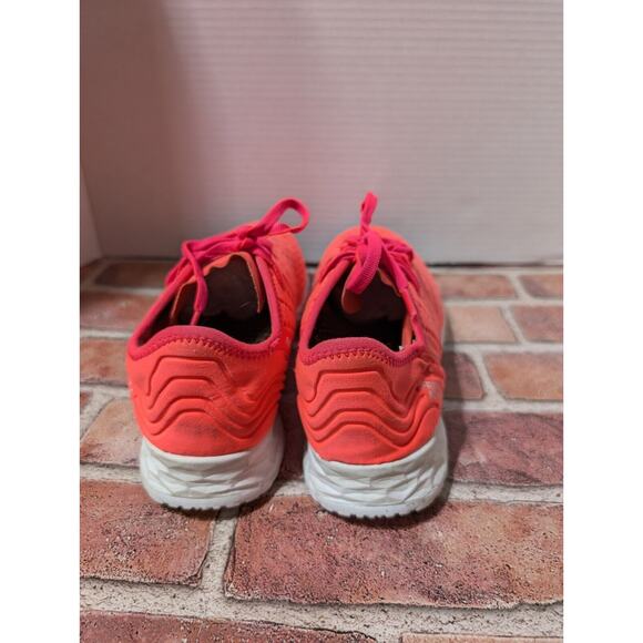 New Balance Women's Fresh Foam Crush V1 Cross Trainer Shoes Vivid Coral SZ 9 - Picture 3 of 8